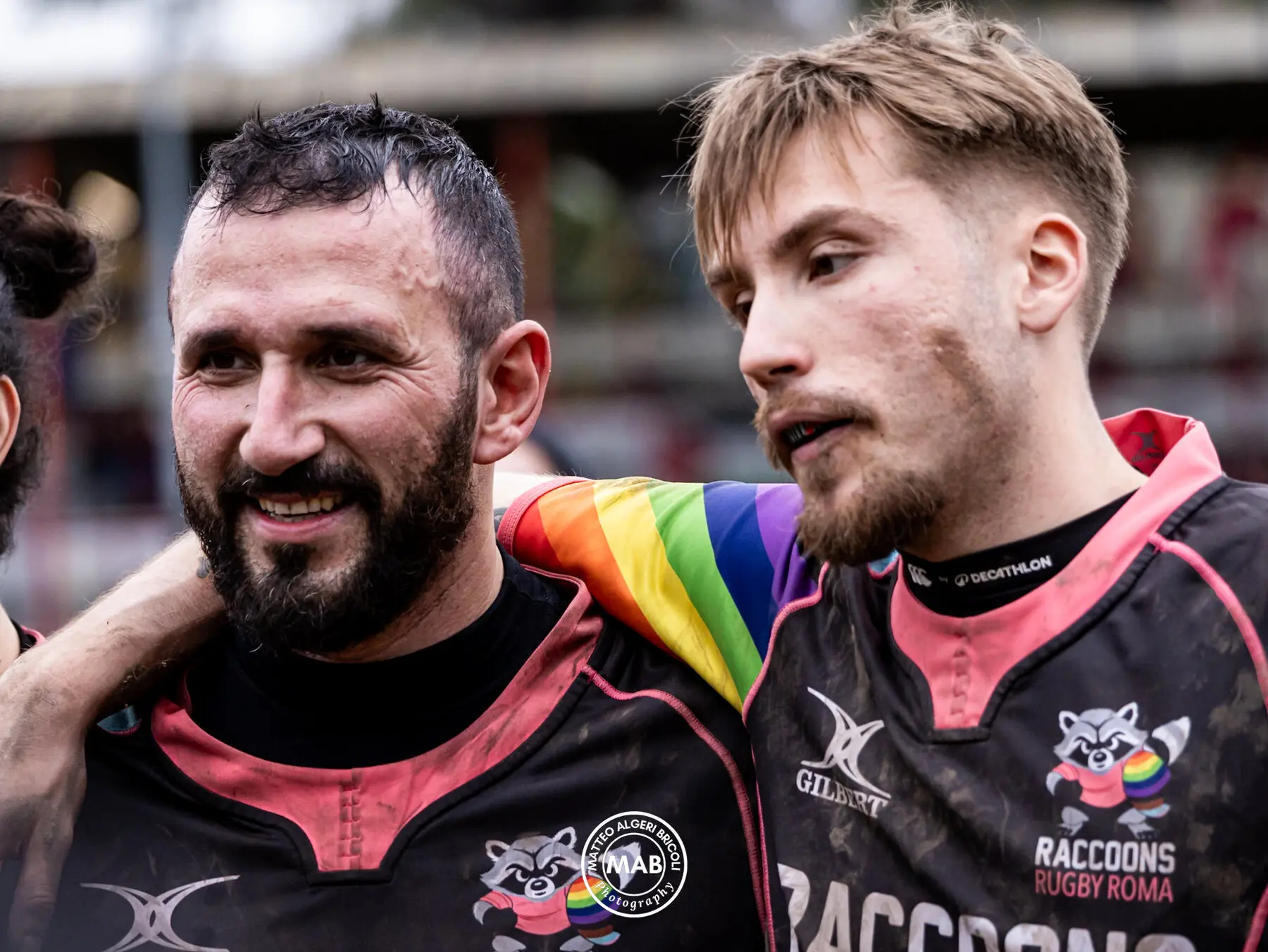 Due giocatori dei Raccoons al termine della partita